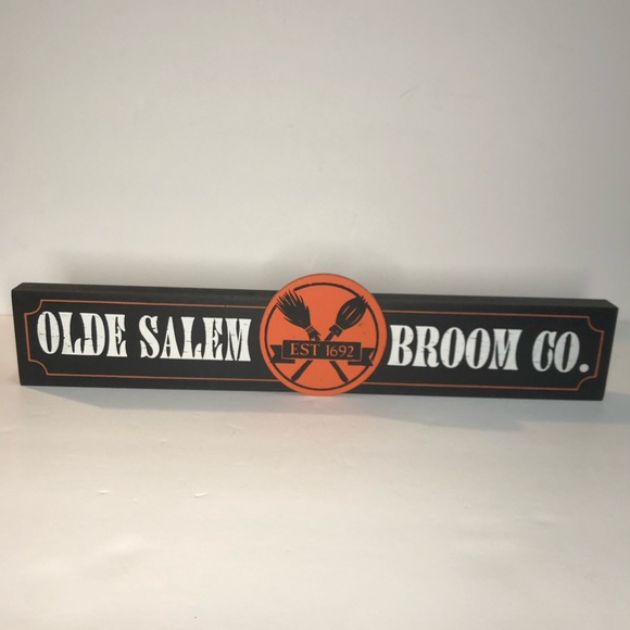 Halloween olde Salem broom co. Established 1692 wooden sign - Picture 13 of 15